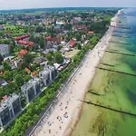 For 2 Prs By The Sea, Apartmán