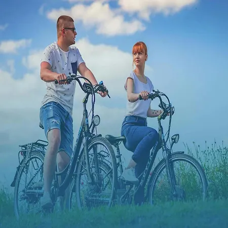 For 2 Prs By The Sea,